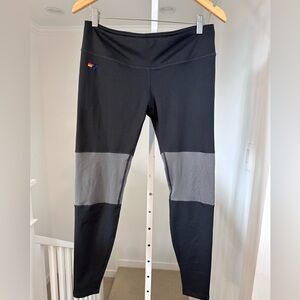 Aviator Nation Women’s Black Sprinter Leggings Size XL (runs small)